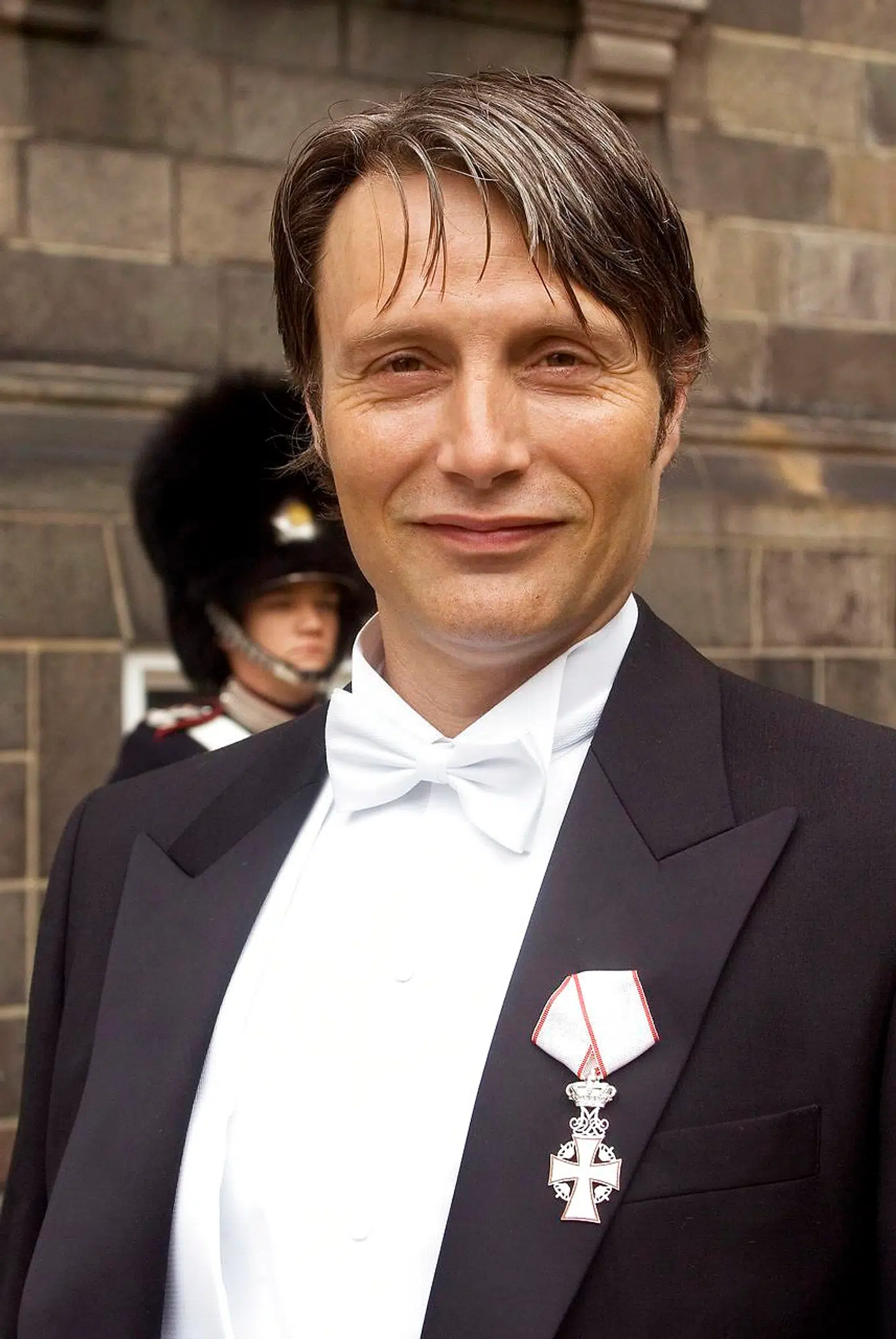 En stolt Mads Mikkelsen var i 2010 i audiens hos Dronningen for at takke for sit ridderkors.