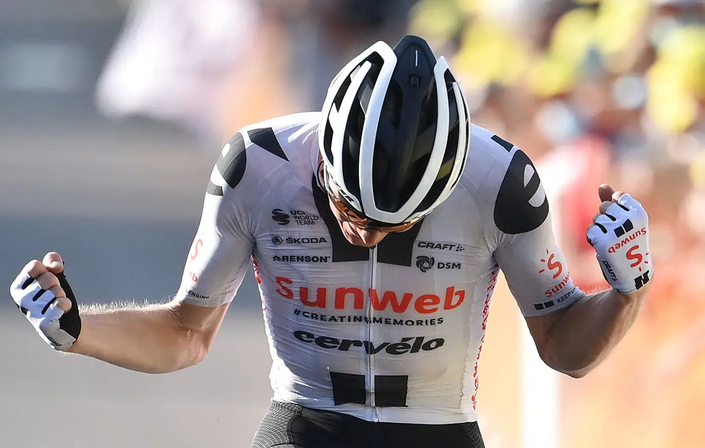 Søren Kragh Andersen kan næsten ikke tro det: Han har vundet sin anden Tour de France-etape.