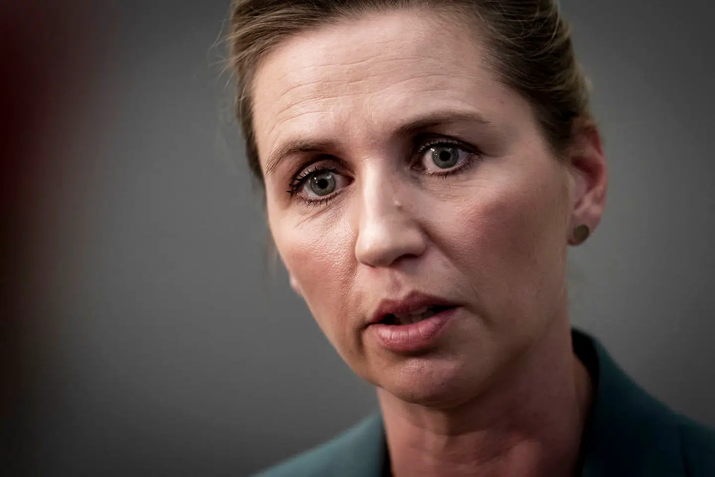 Statsminister Mette Frederiksen (S) efter samråd tirsdag den 9. juni 2020. Statsministeren er blevet bedt om at redegøre for grundlaget for regeringens beslutning om at lukke Danmark ned, herunder for, hvilke myndigheder statsministeren konkret henviste til på pressemødet den 11. marts 2020.. (Foto: Niels Christian Vilmann/Ritzau Scanpix)