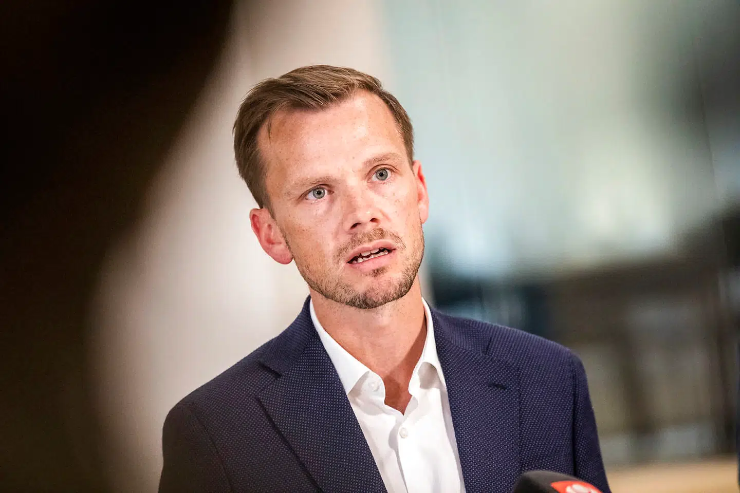 Beskæftigelsesminister Peter Hummelgaard (S) slår fast, at regeringen ikke er positivt stemt over for EU-Kommissionens forslag om en lov om mindsteløn i EU.