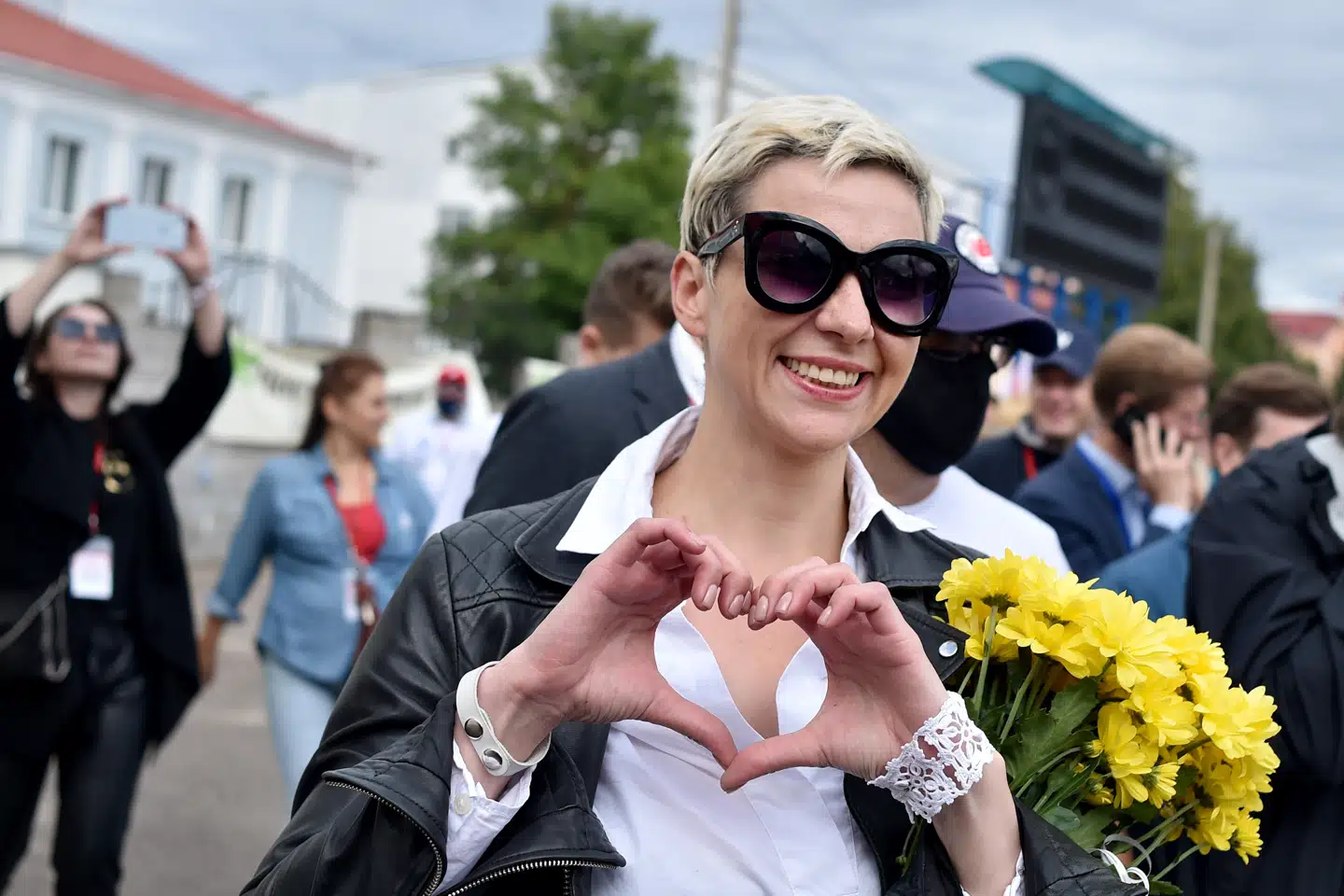 Maria Kolesnikova, der er kampagneleder for oppositionspolitikeren Viktor Babaryko, er blevet en af lederne af de igangværende protester mod Aleksandr Lukasjenkos regime i Hviderusland. Dette foto er taget under en demonstration i slutningen af juli. Hun blev fængslet for en uge siden efter at have modsat sig en tvungen udvisning af Hviderusland. Sergei Gapon/Ritzau Scanpix
