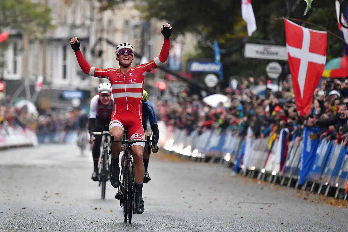 Mads Pedersen skrev cykelhistorie, da han vandt VM i Harrogate sidste år.