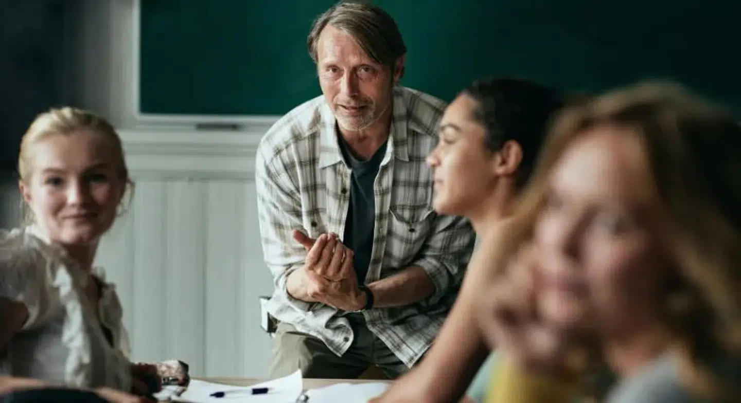 Mads Mikkelsen spiller gymnasielæreren 'Martin' i filmen 'Druk'.