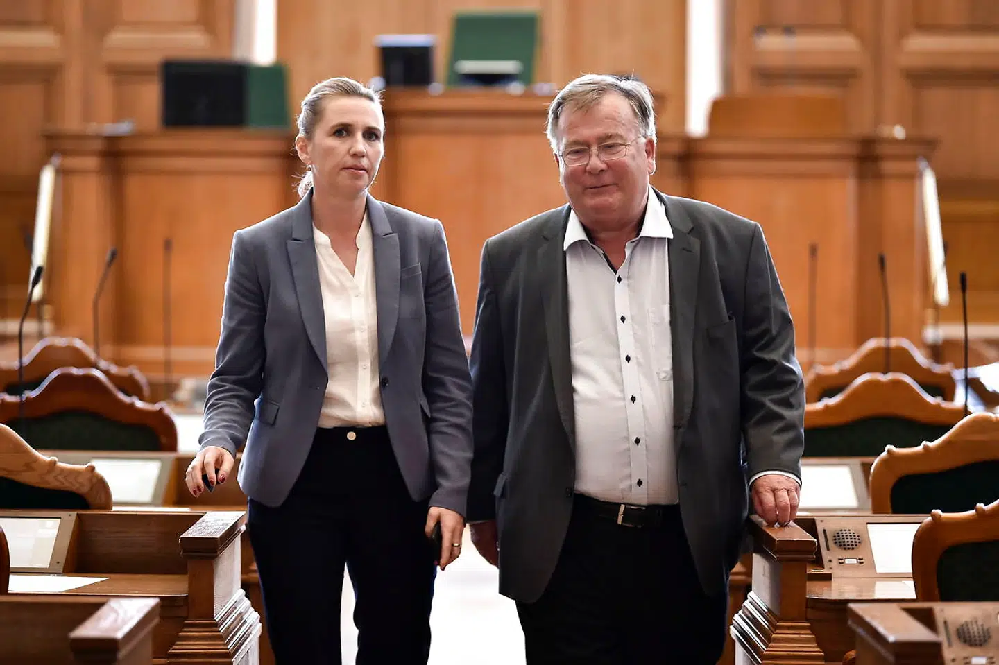 Mette Frederiksen bør overveje at afsætte Trine Bramsen, mener Claus Hjort Frederiksen (th.).