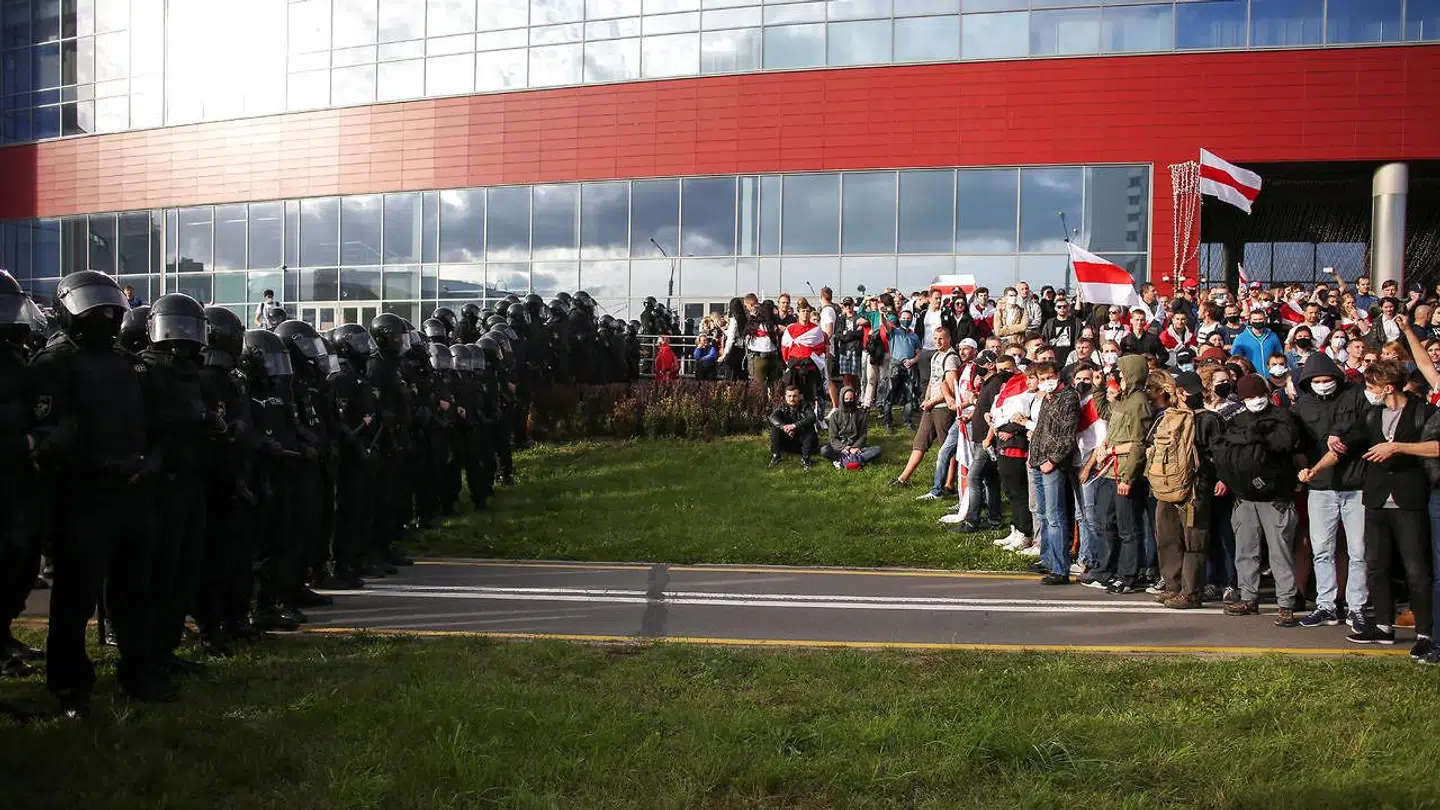 100.000 mennesker er på gaden i Minsk for at demonstrere Foto: Tut.By/ REUTERS