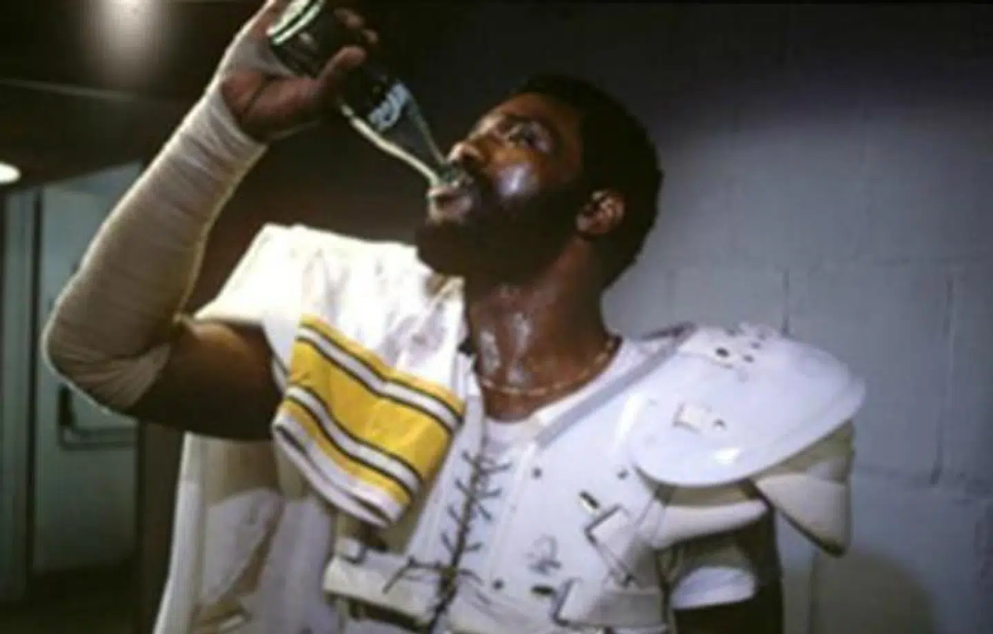 Football-spilleren Joe Greene i Coca-Cola-reklamen fra 1980