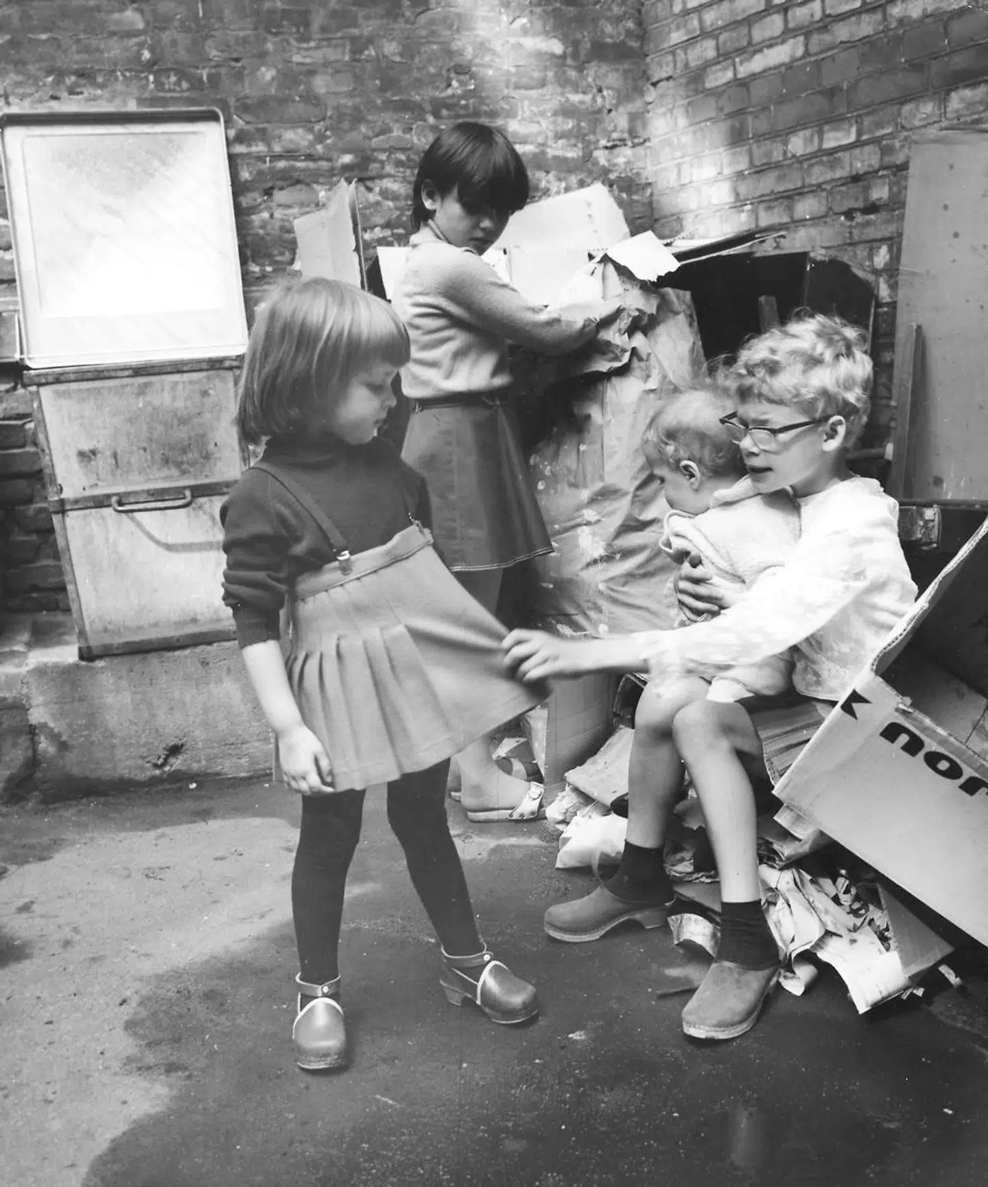 I den elskede DR-serie måtte pigen Sonja ofte stå for pasningen af sine søskende, Heidi og Bjarne, mens hendes enlige mor var optaget af andre gøremål.