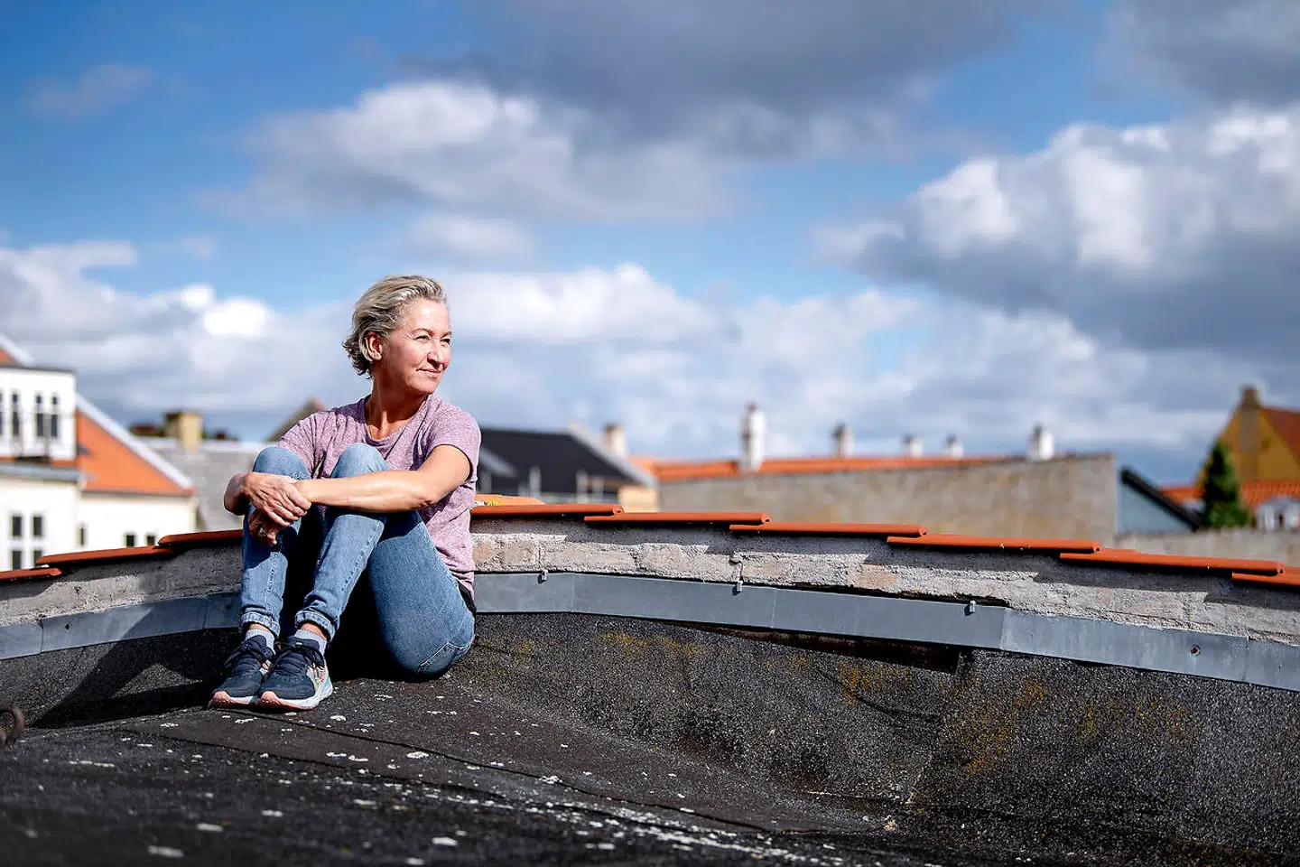 Med udsigt over Køges hustage har Lisbeth Zornig Andersen ofte siddet og tænkt tilbage på sit eget fald fra tinderne.