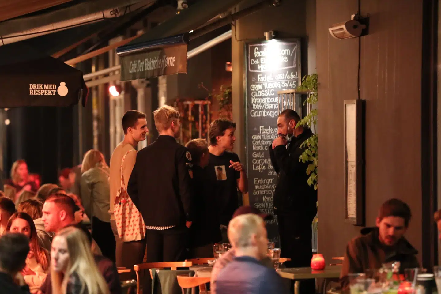 Også i Indre By i København var store grupper af unge samlet