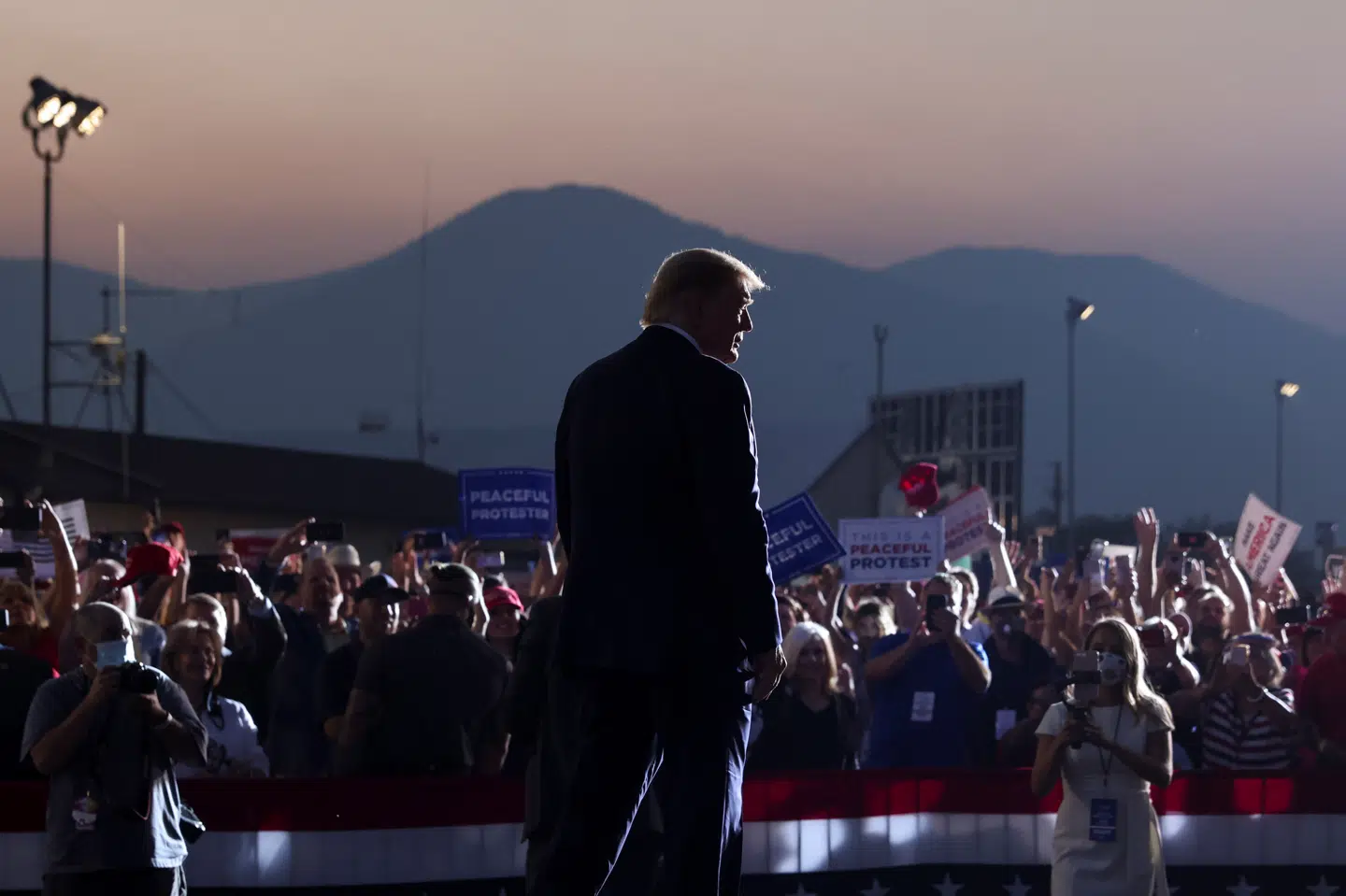 Præsident Donald Trump holdt lørdag aften lokal tid vælgermøde i Minden syd for byen Reno i Nevada. Jonathan Ernst/Reuters