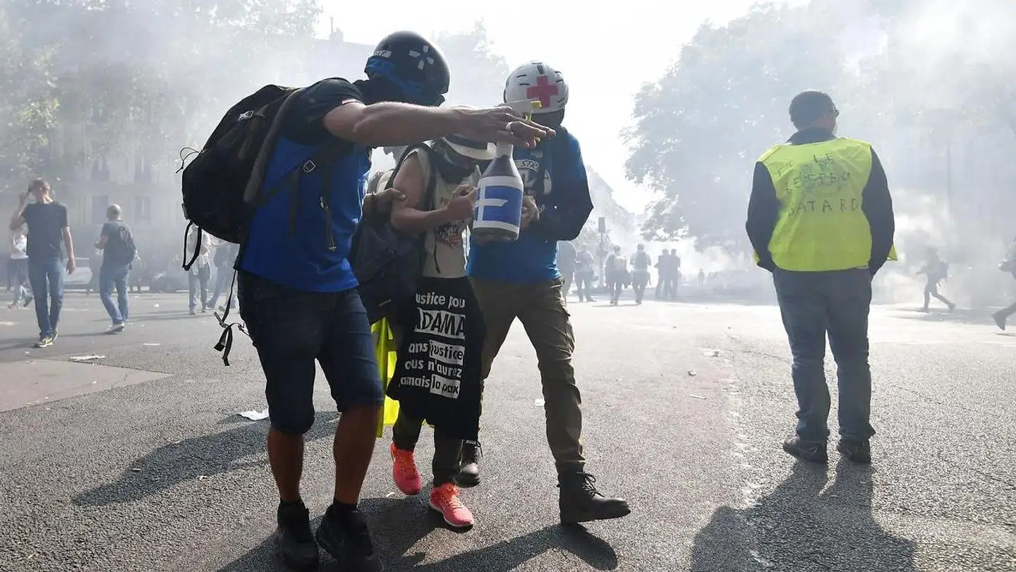 Politiet benyttede tåregas for at få demonstranterne til at sprede sig.