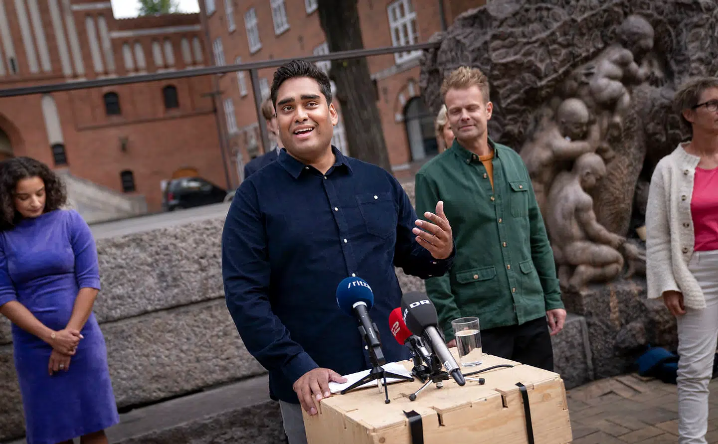 Det nye parti Frie Grønne holdt pressemøde på Blågårds Plads på Nørrebro i København mandag den 7. september 2020. Til stede bl.a Sikandar Siddique (politisk leder), Uffe Elbæk, Susanne Zimmer, Niko Grünfeld .. (Foto: Liselotte Sabroe/Ritzau Scanpix)