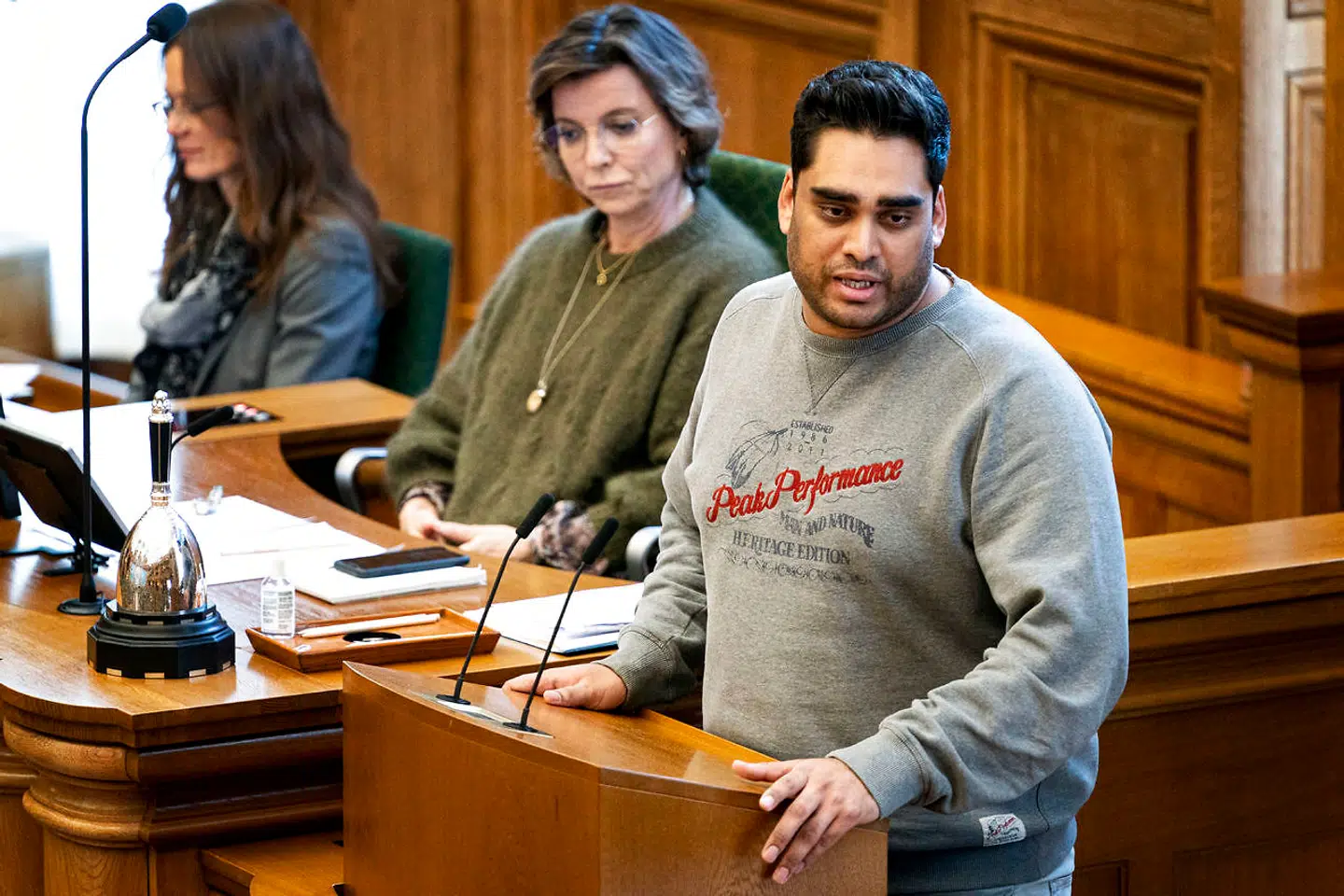 Her ses Sikandar Siddique debattere i Folketingssalen, mens han var medlem af Alternativet. (Foto: Ida Guldbæk Arentsen/Scanpix 2020)