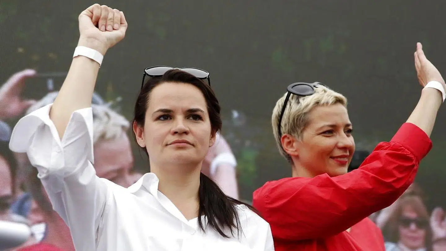 Svetlana Tikhanovskaya (venstre) sammen med Maria Kolesnikova inden valget 9. august.