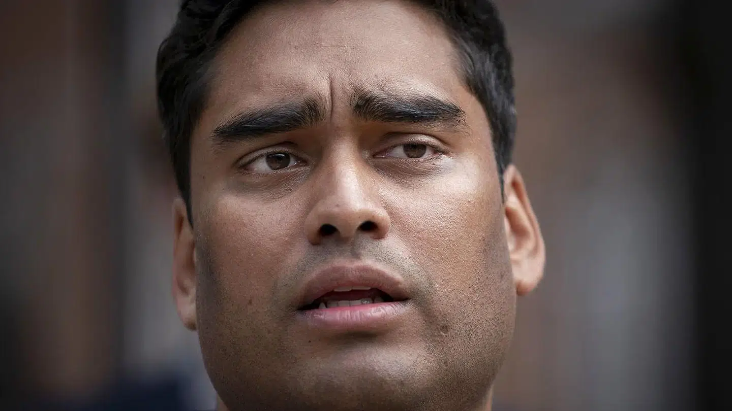 Det nye parti Frie Grønne holder pressemøde på Blågårds Plads på Nørrebro i København mandag 7. september 2020. Til stede bl.a Sikandar Siddique (politisk leder), Uffe Elbæk, Susanne Zimmer, Niko Grünfeld. Partiet vil søge indflydelse ved – paradoksalt nok – at forlade alle forhandlinger om klimaet, hvis ikke de får deres vilje i alt. (Foto: Liselotte Sabroe/Ritzau Scanpix)