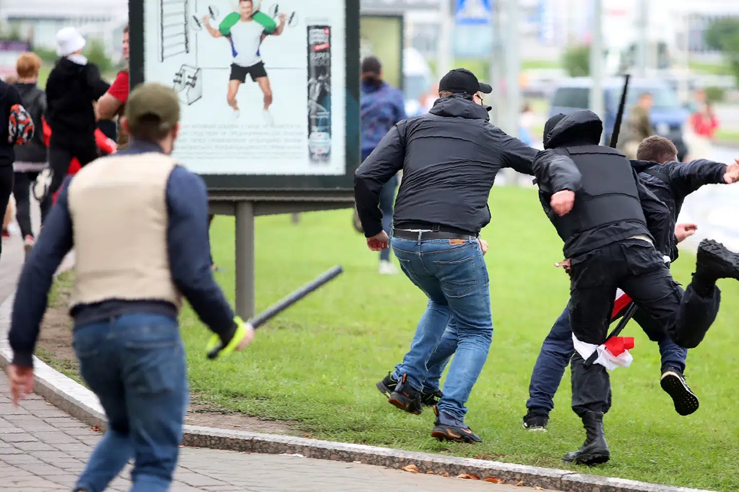 I ugevis har hviderussisk politi slået hårdt ned på demonstranter, der gik på gaden efter præsidentvalget 9. august. EU forbereder sanktioner mod blandt andre landets indenrigsminister. -/Ritzau Scanpix