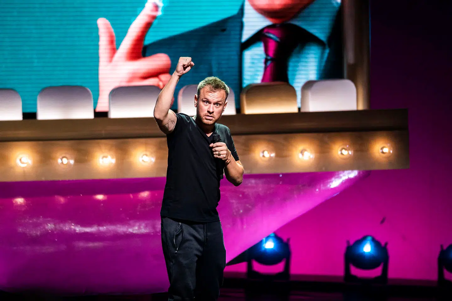 Christian Fuhlendorff på scenen ved 'Zulu Comedy Galla 2020', der blev afholdt i Operaen i København onsdag 26. august 2020. (Foto: Martin Sylvest/Ritzau Scanpix 2020)