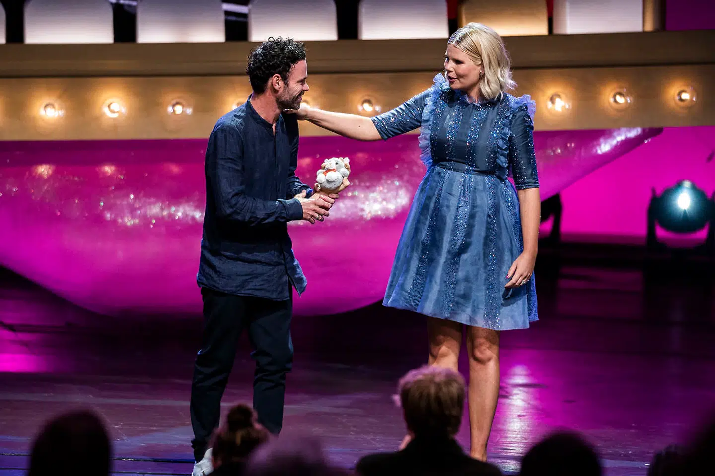'Årets kammerat'-prisen går til Mick Øgendahl ved 'Zulu Comedy Galla 2020', der blev afholdt i Operaen i København onsdag 26. august 2020. (Foto: Martin Sylvest/Ritzau Scanpix 2020)