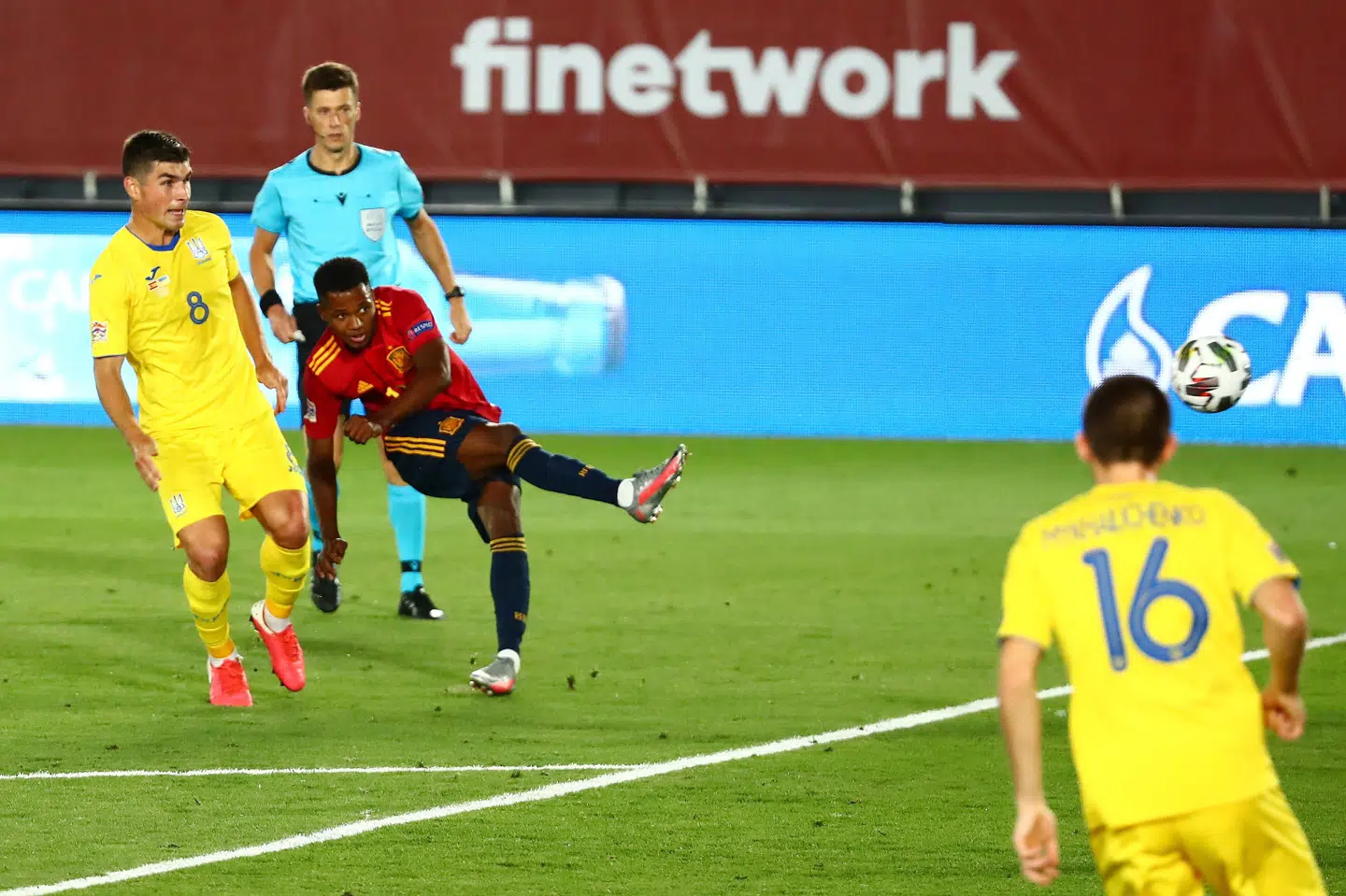 Ansu Fati blev søndag den yngste målscorer for det spanske fodboldlandshold nogensinde. Sergio Perez/Reuters