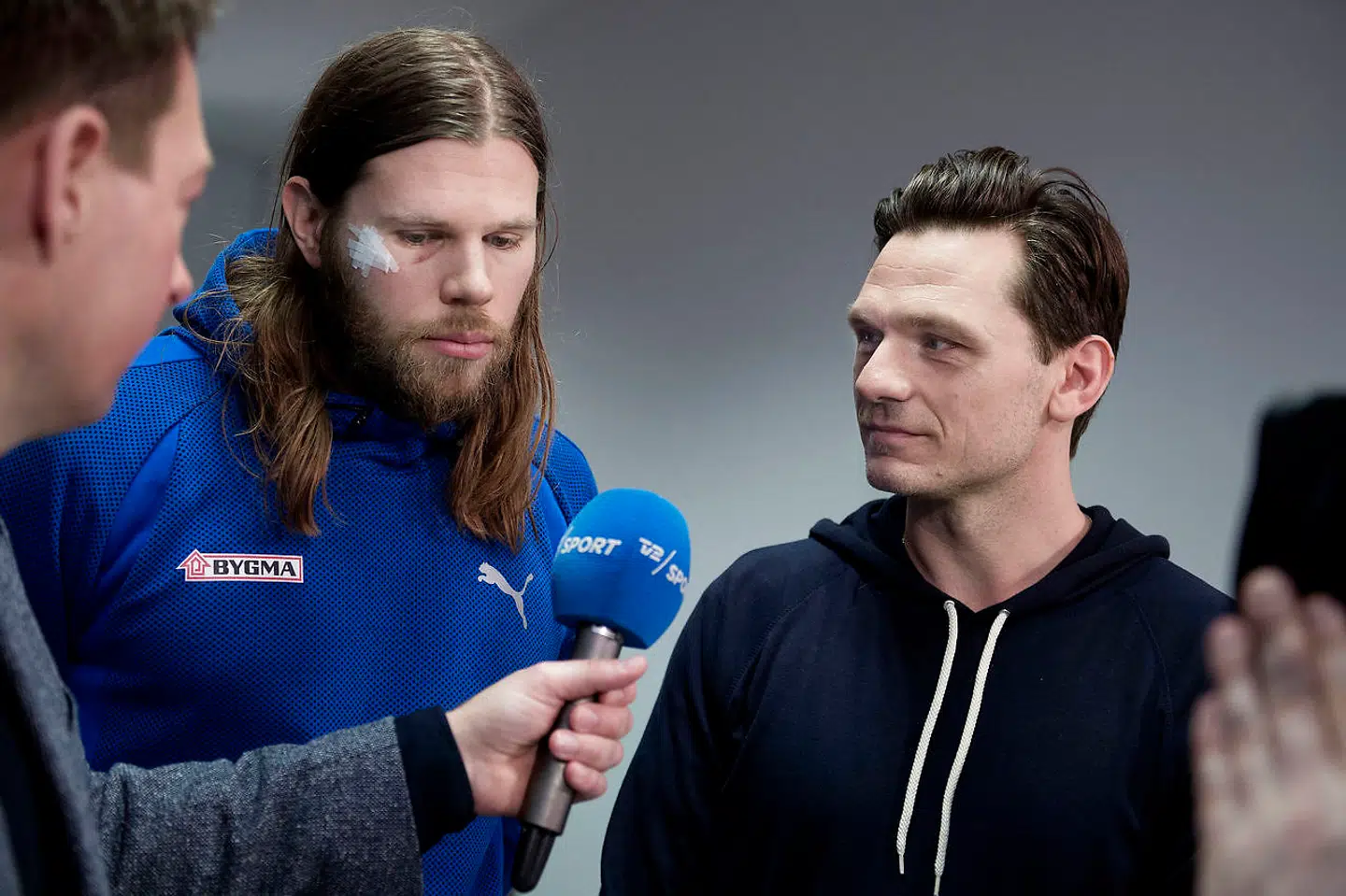 Claus Møller Jakobsen i arbejde som ekspert for TV 2 under EM i 2018.