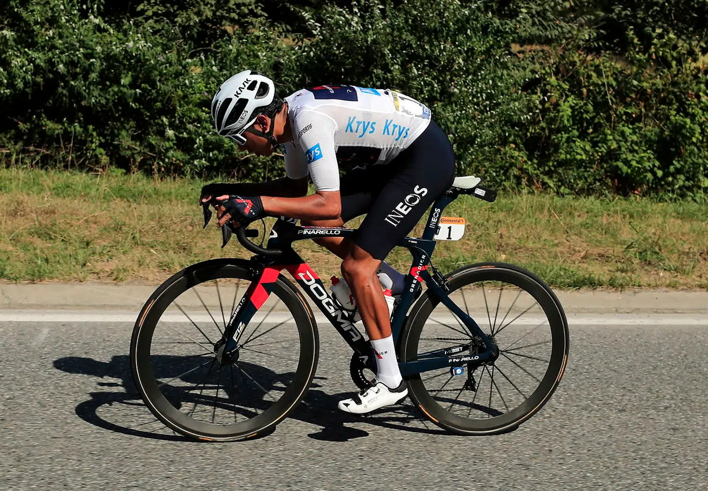 epa08648769 Colombian rider Egan Bernal of Ineos Grenadiers team in action during the eighth stage of the Tour de France over 141km from Cazeres sur Garonne to Loudenvielle, France, 05 September 2020. EPA/CHRISTOPHE PETIT TESSON