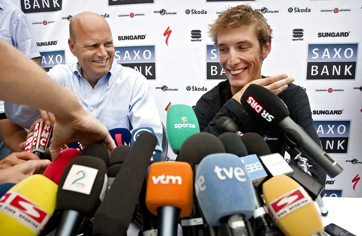 Bjarne Riis og Andy Schleck ved Tour de France i 2010.