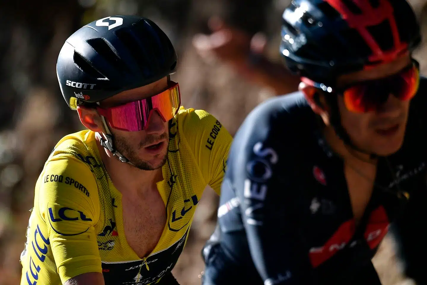 Team Mitchelton rider Great Britain's Adam Yates (L) rides in the Mont Aigoual during the 6th stage of the 107th edition of the Tour de France cycling race, 191 km between Le Teil and Mont Aigoual, on September 3, 2020. (Photo by Marco Bertorello / AFP)
