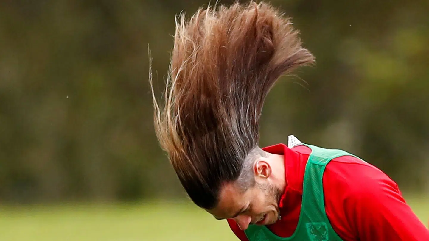 Gareth Bale slap lokkerne fri under en træning, og det har fået stor opmærksomhed.