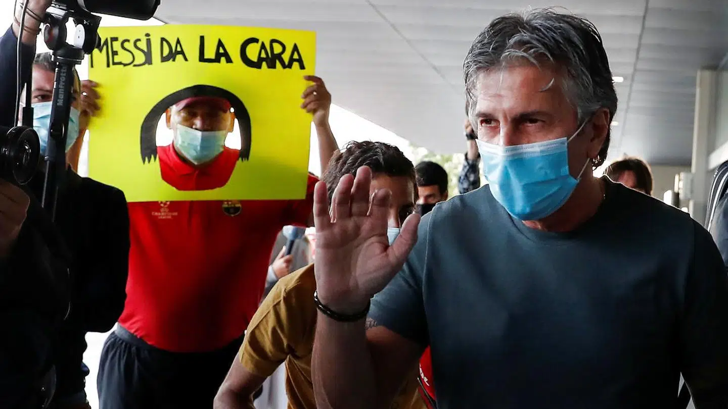 Lionel Messis, Jorge Messi, ankommer i lufthavnen i Barcelona.