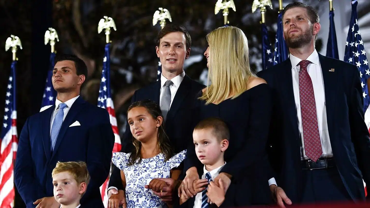 Eric Trump, Ivanka Trump, Jared Kushner og børnene Joseph Frederick Kushner, Arabella Rose Kushner og Theodore James Kushner