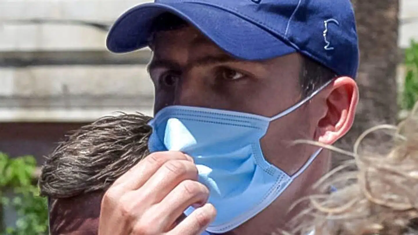 Harry Maguire ses her udenfor retten, efter han blev fundet skyldig.