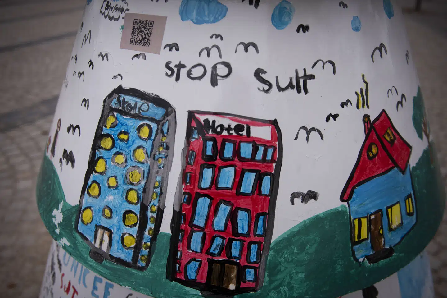 Det såkaldte 2030-panel er udkommet med sin rapport om, hvordan FN's 17 bredt formulerede verdensmål kan fortolkes i en dansk sammenhæng. Her ses en instalation på Kongens Nytorv i København, hvor børn sidste efterår lavede juletræer med verndesmålene på. (Arkivfoto) Liselotte Sabroe/Ritzau Scanpix