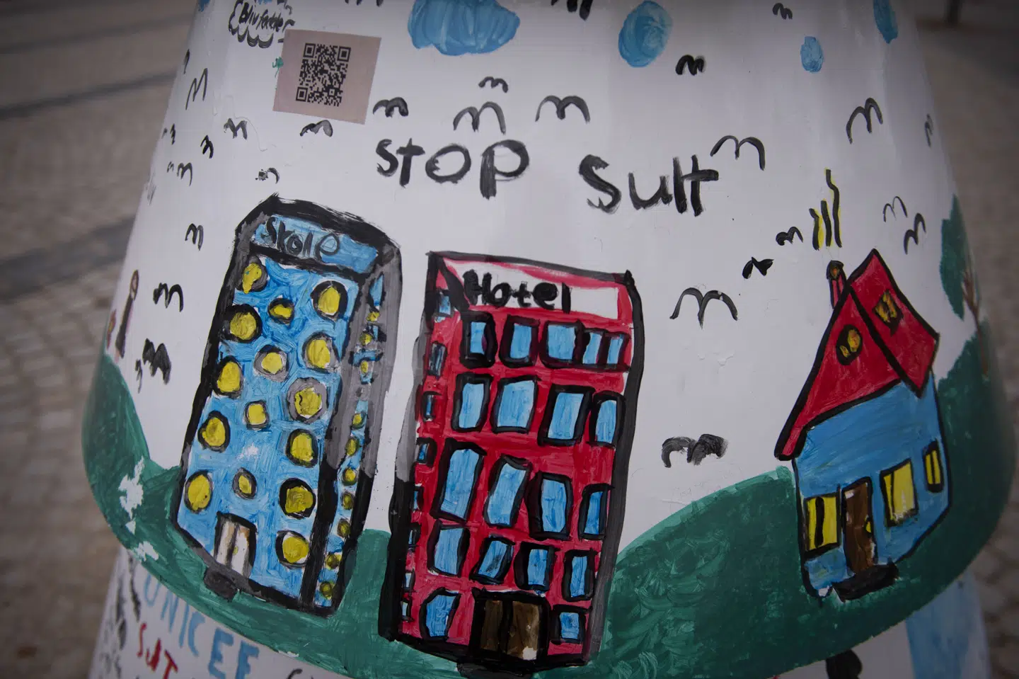 Det såkaldte 2030-panel er udkommet med sin rapport om, hvordan FN's 17 bredt formulerede verdensmål kan fortolkes i en dansk sammenhæng. Her ses en instalation på Kongens Nytorv i København, hvor børn sidste efterår lavede juletræer med verndesmålene på. (Arkivfoto) Liselotte Sabroe/Ritzau Scanpix