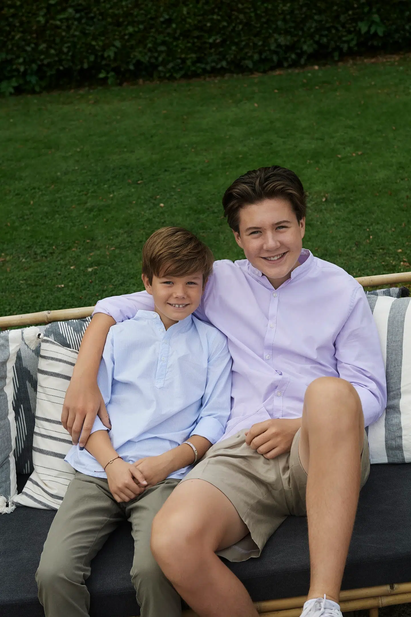 Der er ingen tvivl om, at de to prinser, prins Christian og prins Vincent, er glade for hinanden.