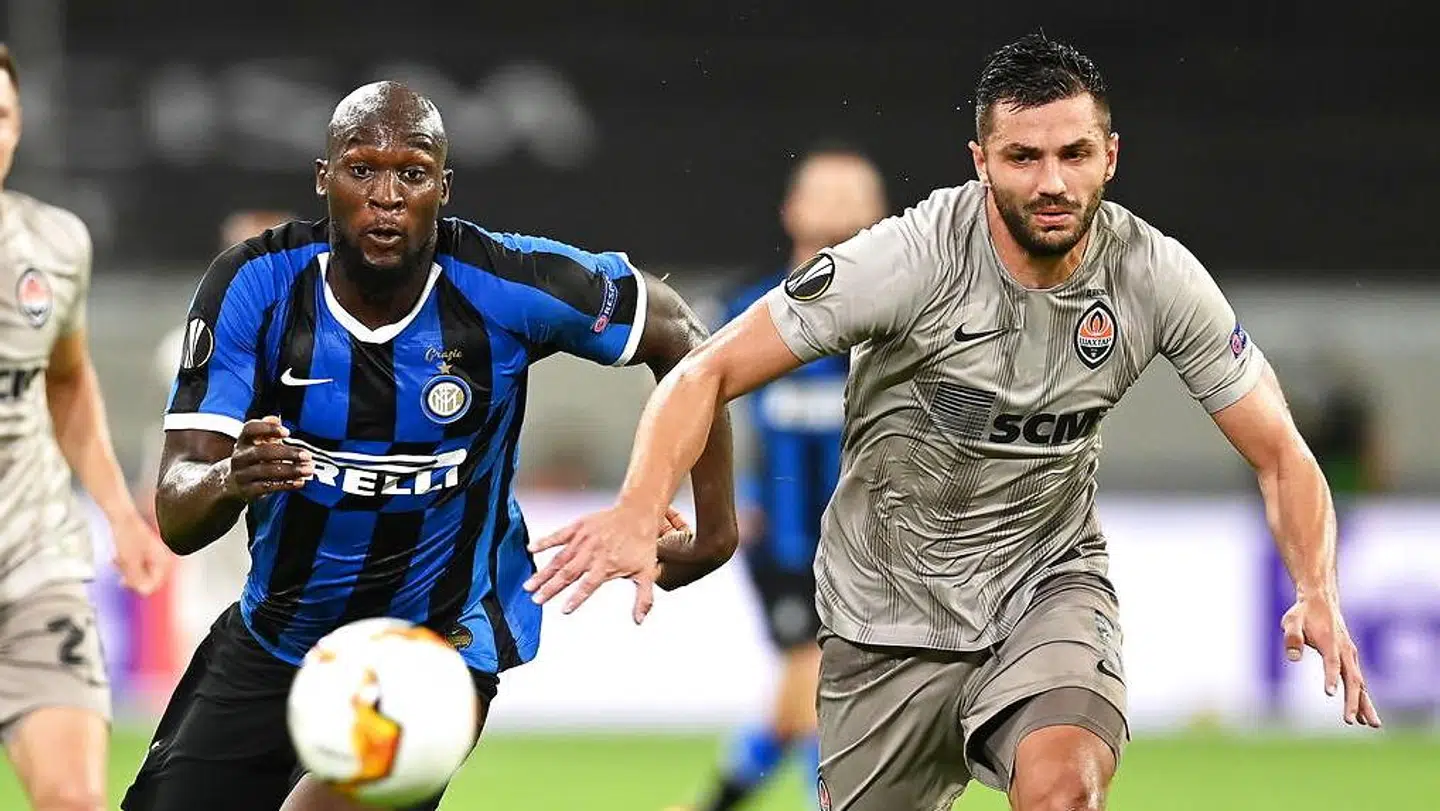 Romelu Lukaku og Davit Khocholava.