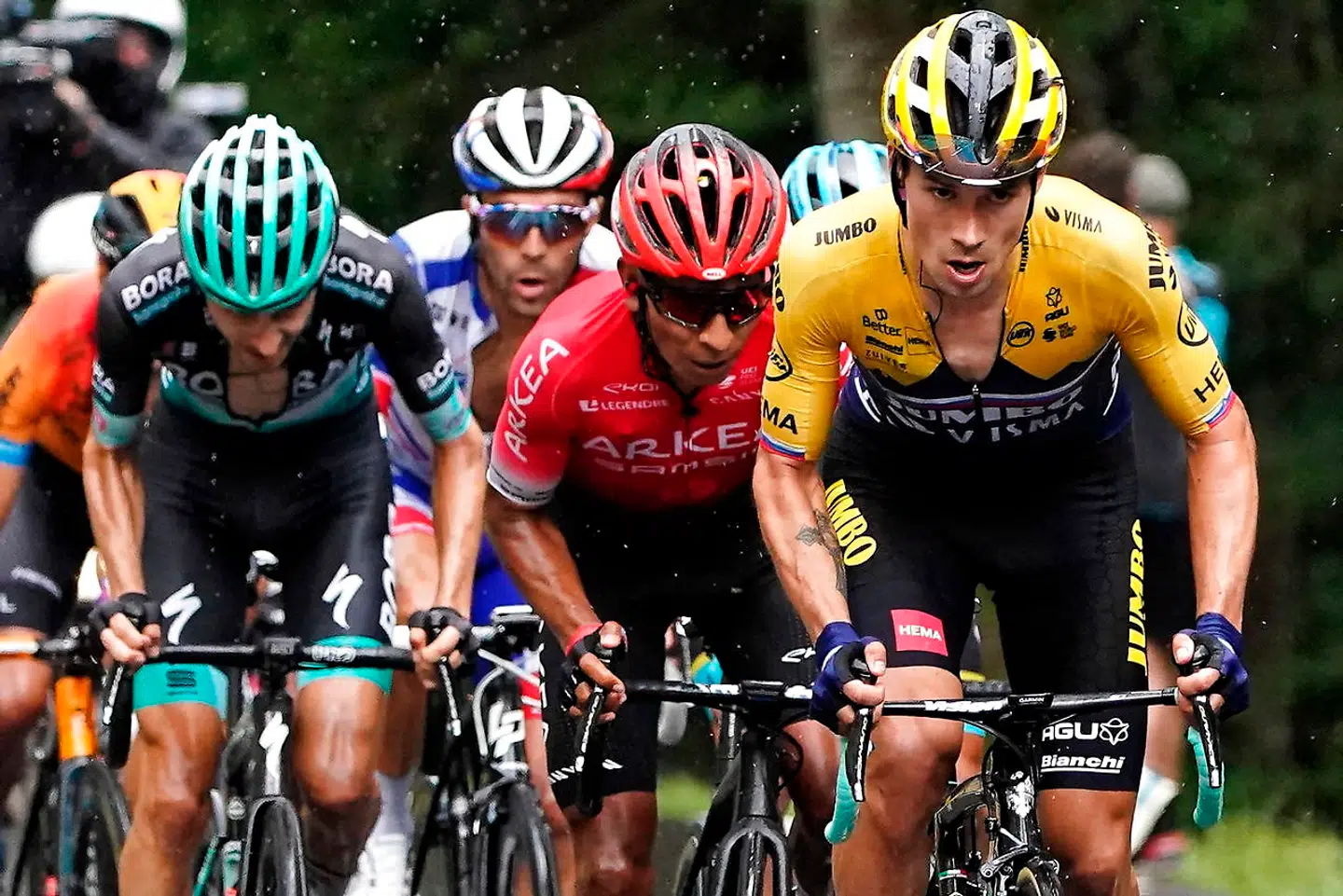 Storfavoritten Primoz Roglic (højre) melder sig klar til Tour de France.