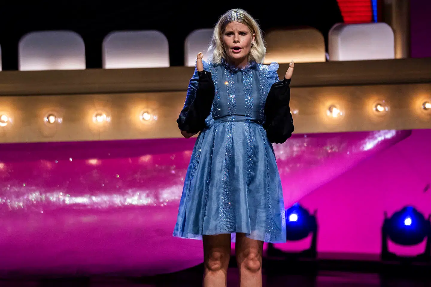 Sofie Linde på scenen ved ZULU Comedy Galla 2020, der afholdes i Operaen i København, onsdag den 26. august 2020. Ritzau Scanpix 2020.