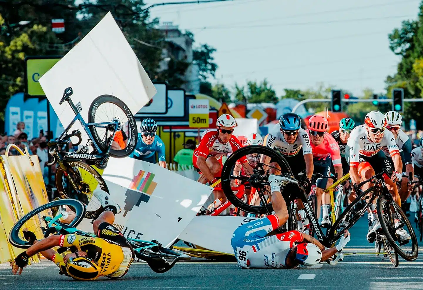 Styrtet i løbet Polen Rundt havde nær kostet Fabio Jakobsen livet. Hans S-Works-cykel ses yderst til venstre.