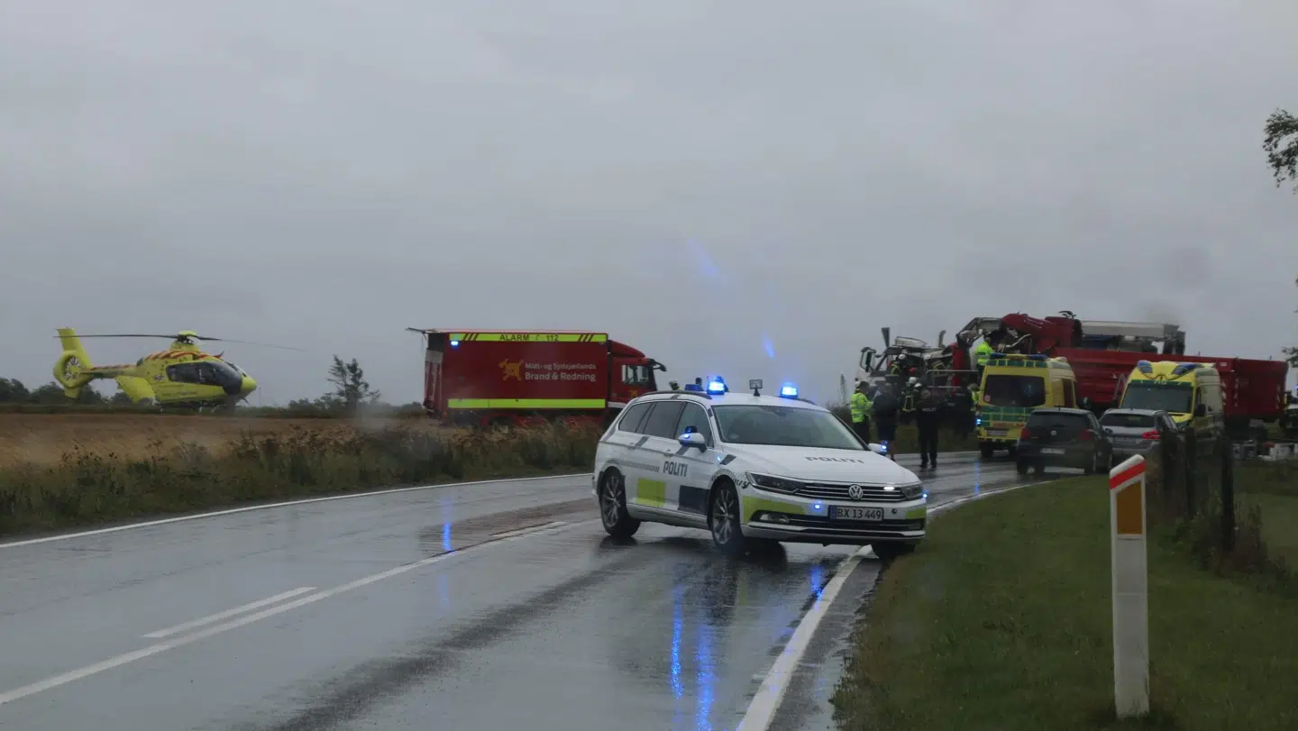 To lastbiler stødte frontalt sammen ved Næstved torsdag formiddag.
