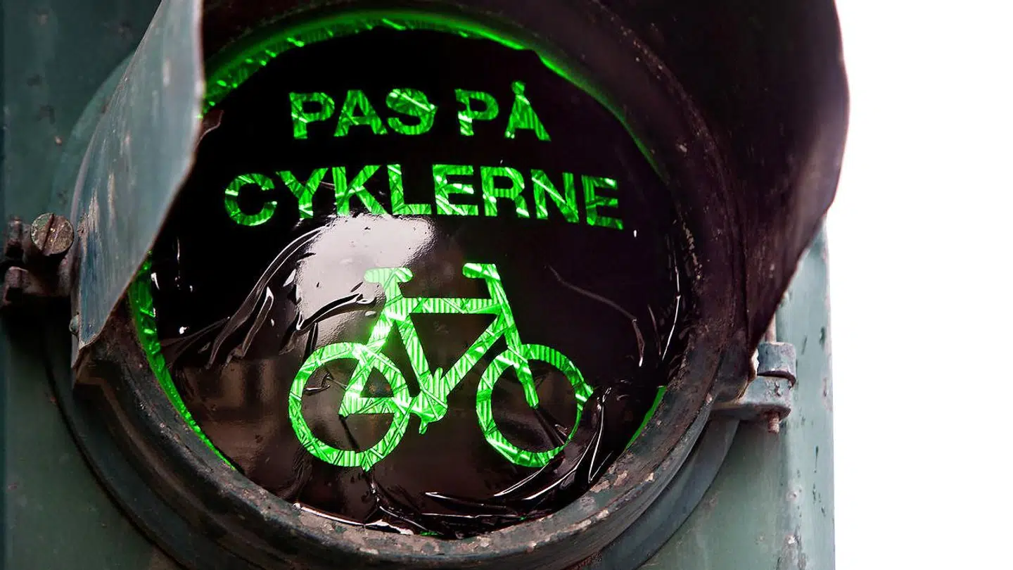 Forældrene er bange for at navigere i det livsfarlige lyskryds på cyklen.