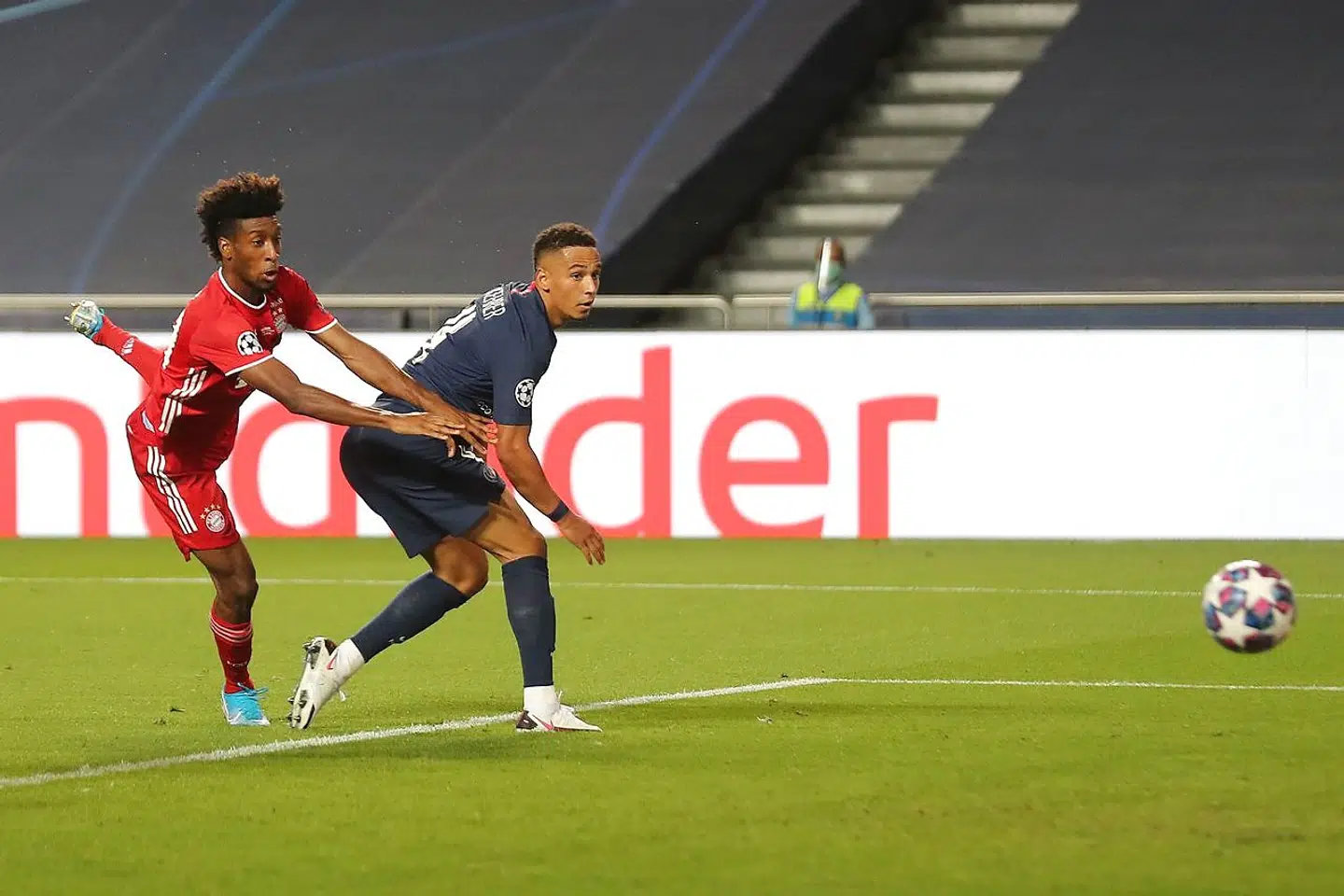 Bayern Munich's French forward Kingsley Coman (L) scores the opening goal past Paris Saint-Germain's German defender Thilo Kehrer during the UEFA Champions League final football match between Paris Saint-Germain and Bayern Munich at the Luz stadium in Lisbon on August 23, 2020. (Photo by Miguel A. Lopes / POOL / AFP)