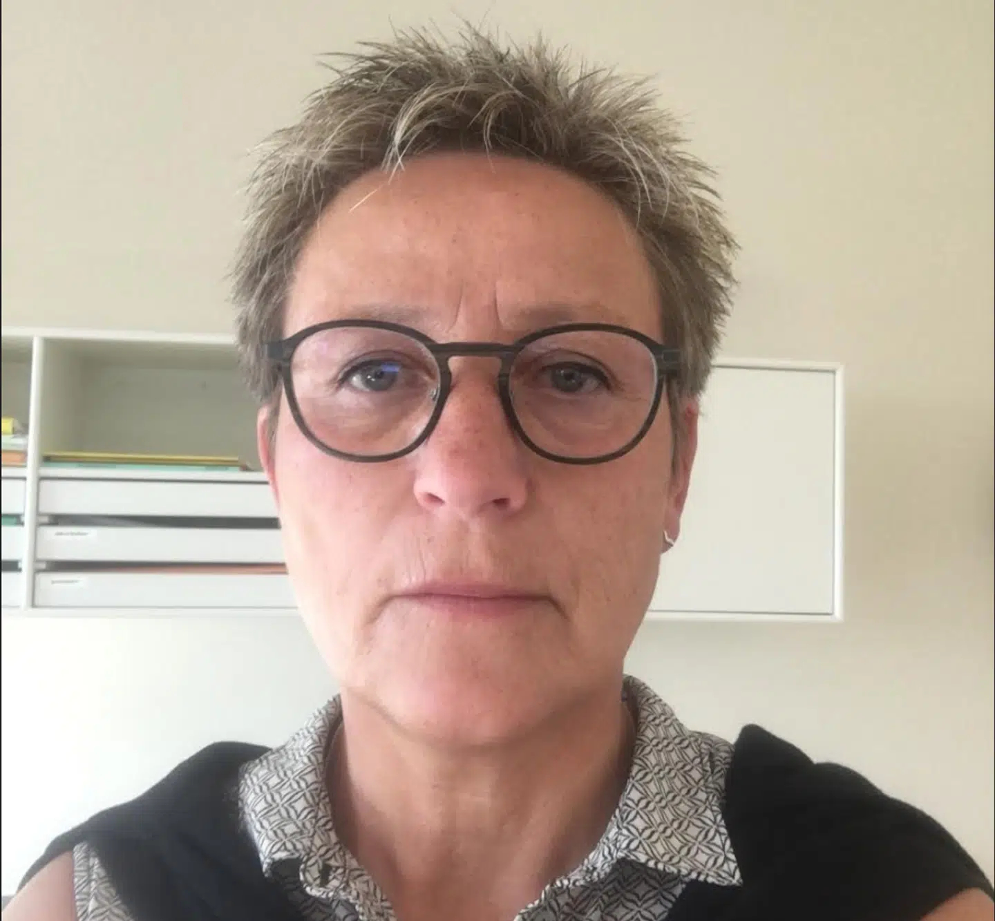 Retspræsident hos Retten i Viborg, Laila Nitschke, beklager det lange forløb i sagsbehandling af blandt andet forsøget på knivrøveri mod Jørn Lavdal i Silkeborg. Samtidig erkender hun, at Retten i Viborg mangler ressourcer til at tage sig af de mange sager, der strømmer ind. Foto: Privat