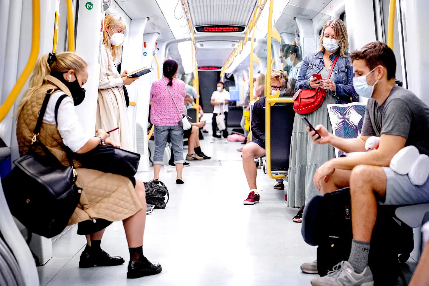 Et landsdækkende krav om mundbind i den offentlige transport trådte i kraft lørdag 22. august 2020. Metroen lørdag formiddag.