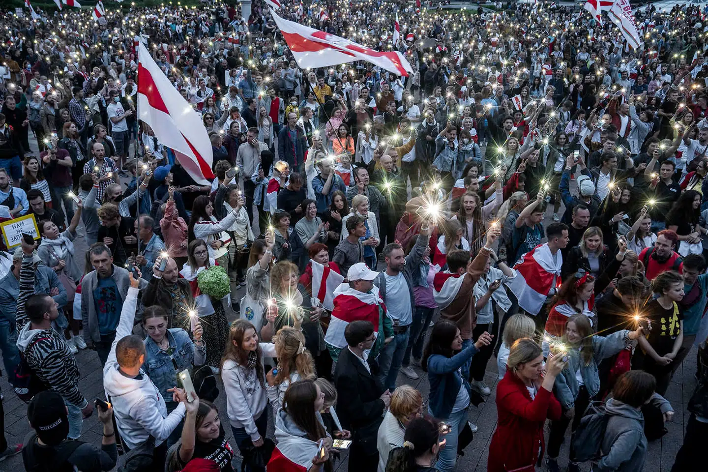 Demonstrater i Minsk kræver nyvalg.