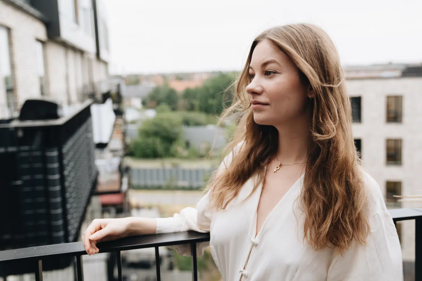 Jalousien har været en hård udfordring for Cecilie Bødker. Alligevel holder hun fast i at både hun og hendes partnere må date andre.
