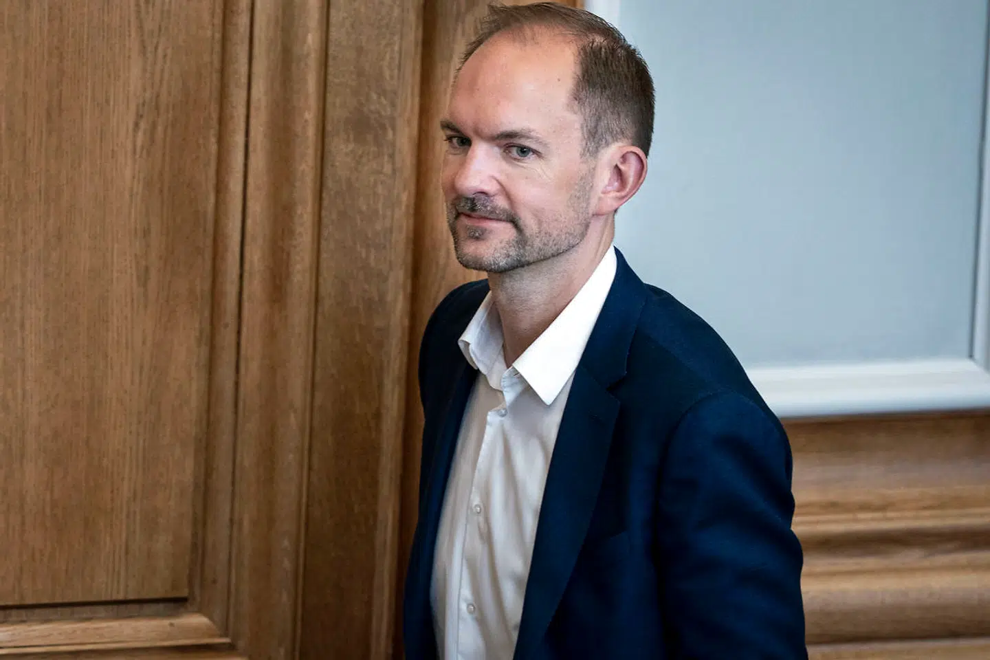 »Med flere ressourcer og en ny organisering af politiets arbejde, hvor der både kommer mere fokus på de nære og det svære, skal vi have knækket kurverne,« siger Jeppe Bruus, der er retsordfører for Socialdemokraterne.