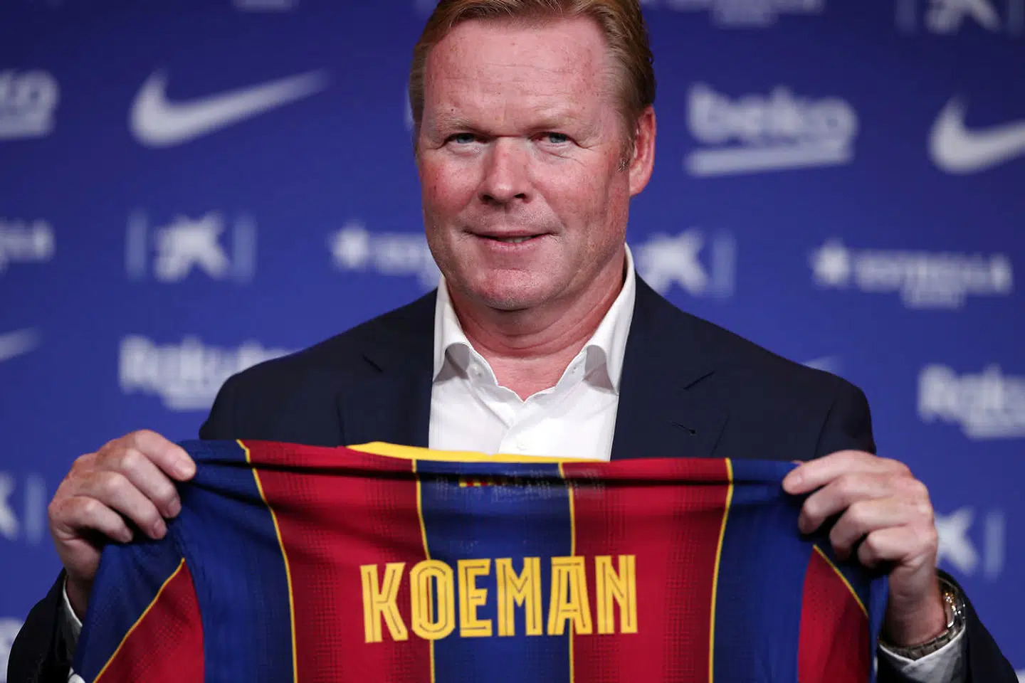 Barcelonas nye manager, Ronald Koeman, skal forsøge at overtale Messi til at blive i storklubben.