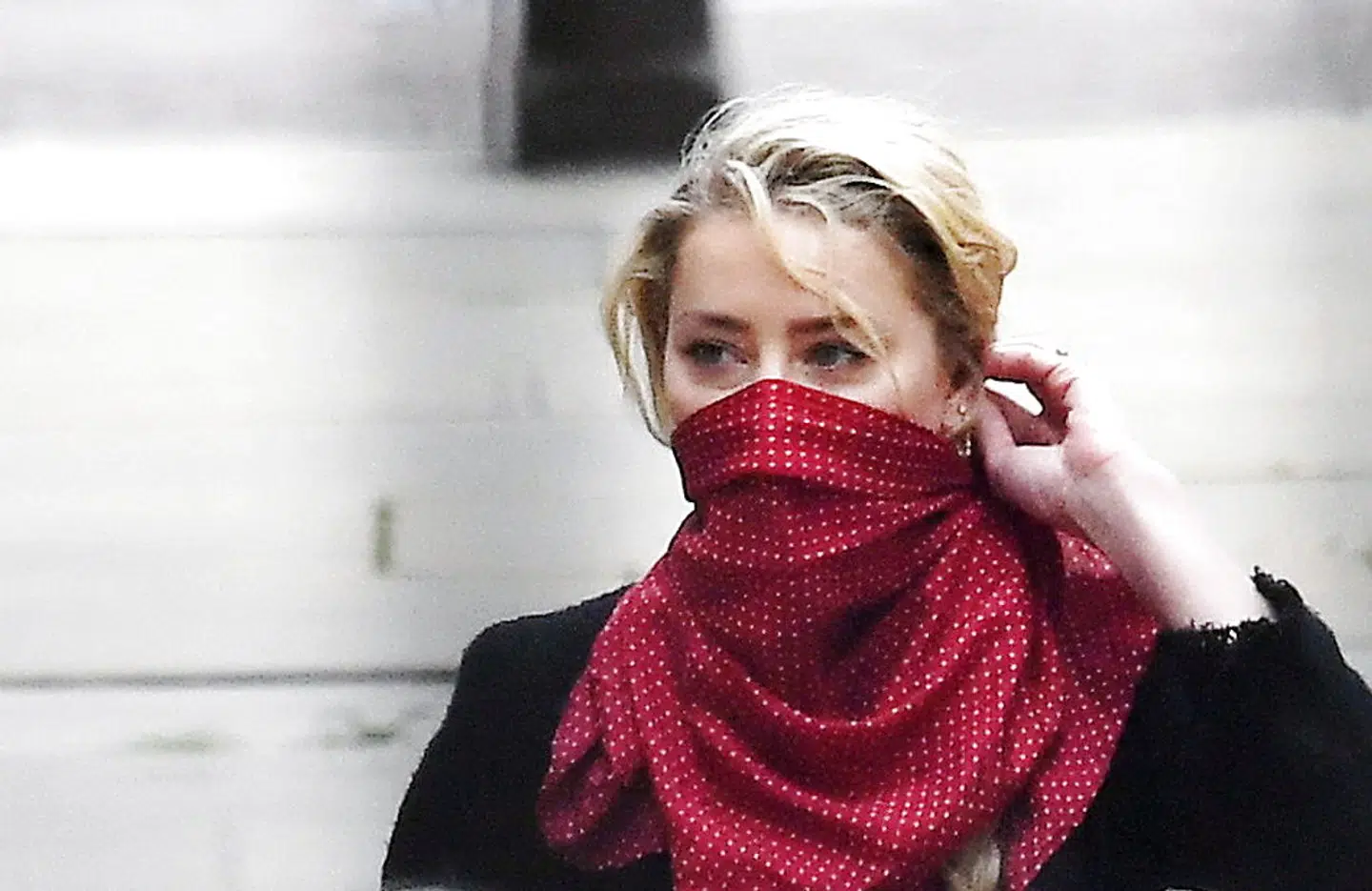 Sådan så det ud da, Amber Heard mødte op i retten for at høre Johnny Depps beskyldninger.