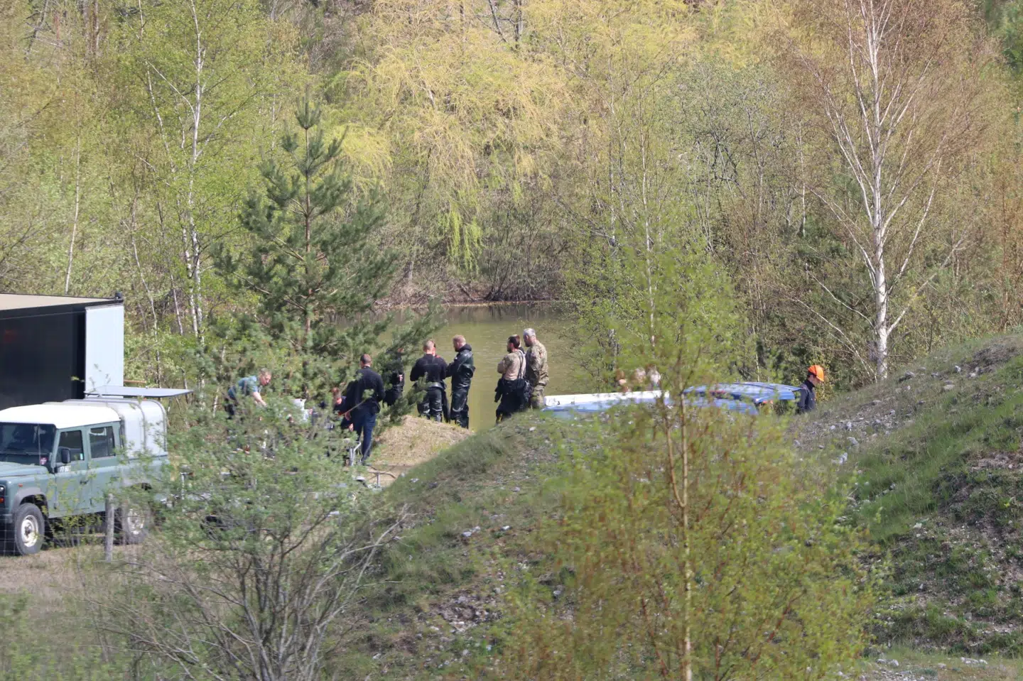 Den 20. april sidste år blev en 68-årig møntsamler dræbt i sit hjem i Ruds Vedby. Efterfølgende brændte gerningsmændene huset af. Fem dage senere blev hans lig fundet i Blæsinge Grusgrav ved Slagelse. To mænd er nu tiltalt for drabet samt drabet på en 80-årig mand i Vemmelev, hvis hus også efterfølgende blev brændt af. Presse-Fotos.dk/Ritzau Scanpix