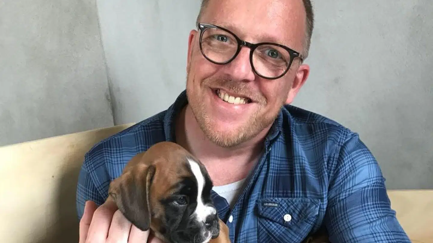 Brian var alene hjemme med sin hund, da han kom galt afsted og skulle have fat i en ambulance.